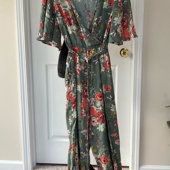 Women’s size small, green flower print‎ jumpsuit - Picture 2 of 4